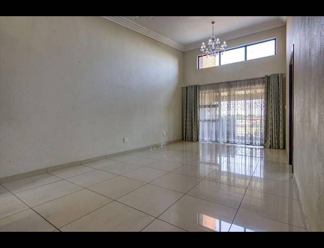 3 BEDROOM TOWNHOUSE FOR SALE IN EVELEIGH